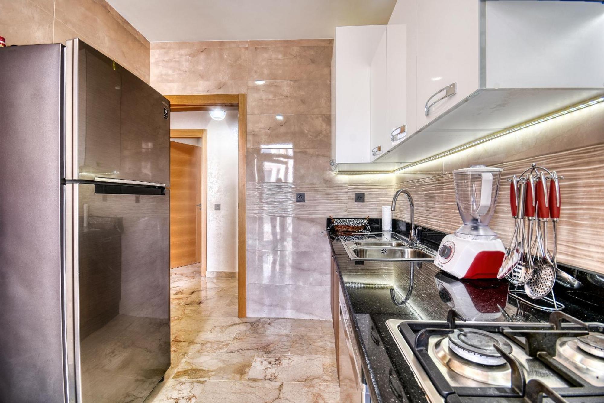 Apartment Chic & Comfy In Center